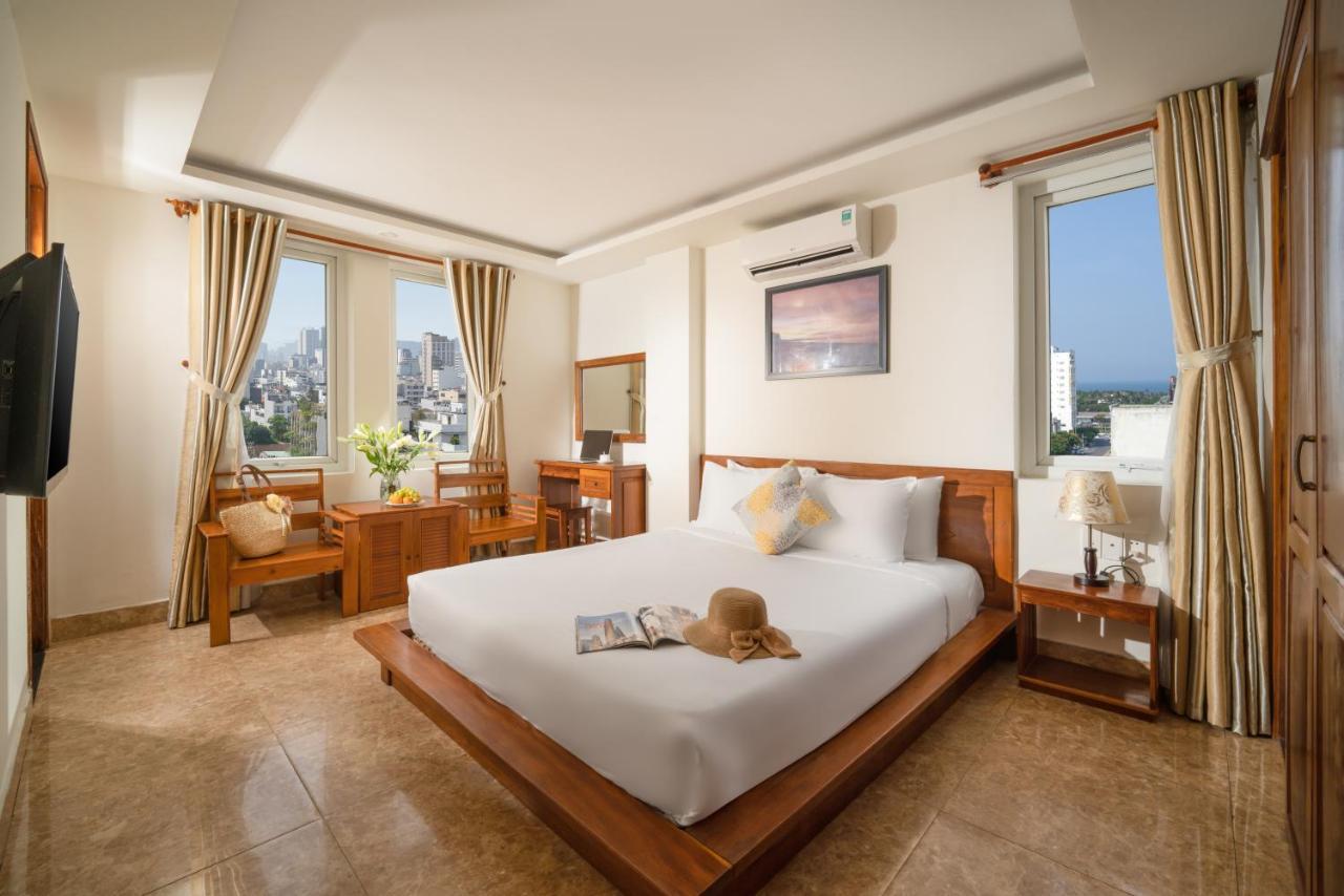 Titan Hotel Da Nang Exterior photo