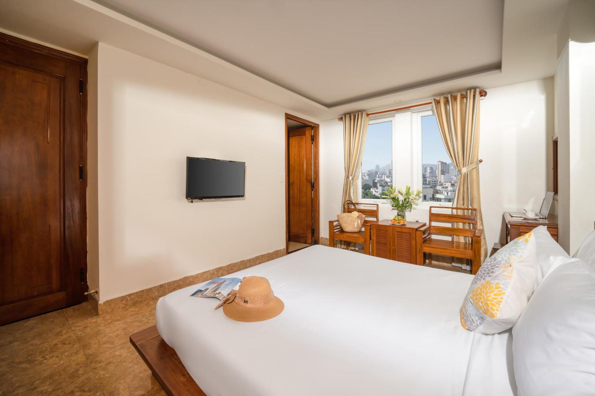 Titan Hotel Da Nang Exterior photo